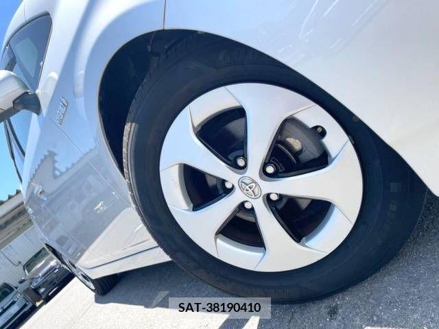 Toyota PRIUS 2013-10 322043-12