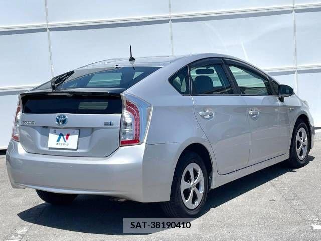 Toyota PRIUS 2013-10 322043-16