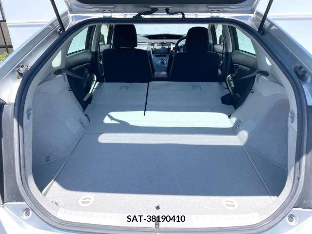 Toyota PRIUS 2013-10 322043-10