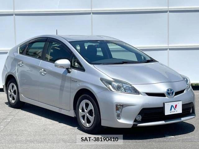 Toyota PRIUS 2013-10 322043-15