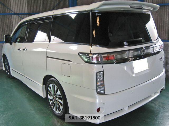 Nissan ELGRAND 2017-10 297129-1