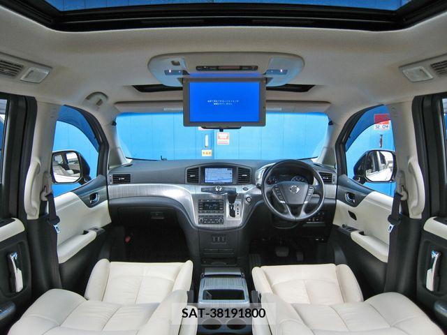 Nissan ELGRAND 2017-10 297129-12