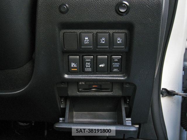 Nissan ELGRAND 2017-10 297129-16