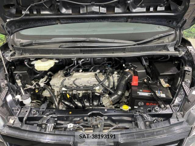 Toyota VOXY 2014-02 289308-19