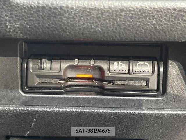 Nissan JUKE 2012-04 253603-4