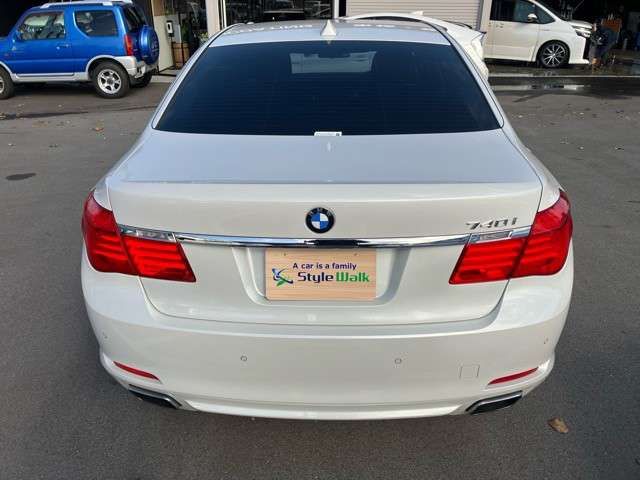 Bmw 7 SERIES 2009-09 195247-6