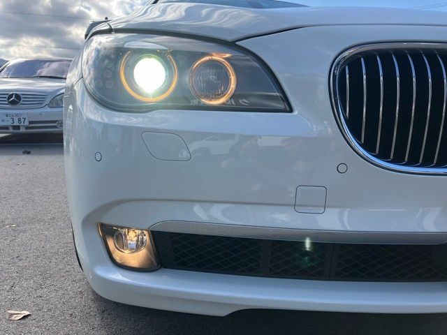 Bmw 7 SERIES 2009-09 195247-26