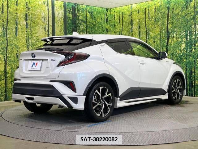 Toyota C-HR 2017-05 357828-17