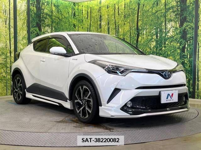 Toyota C-HR 2017-05 357828-16