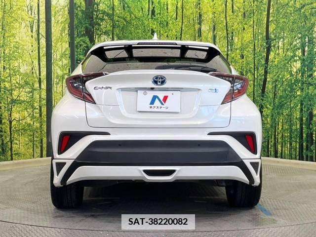 Toyota C-HR 2017-05 357828-15