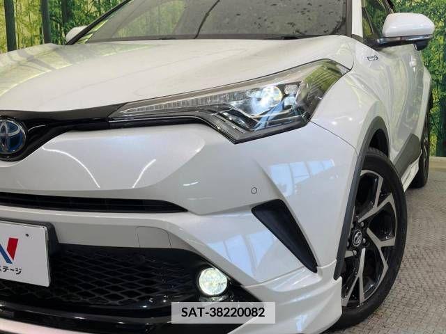 Toyota C-HR 2017-05 357828-12