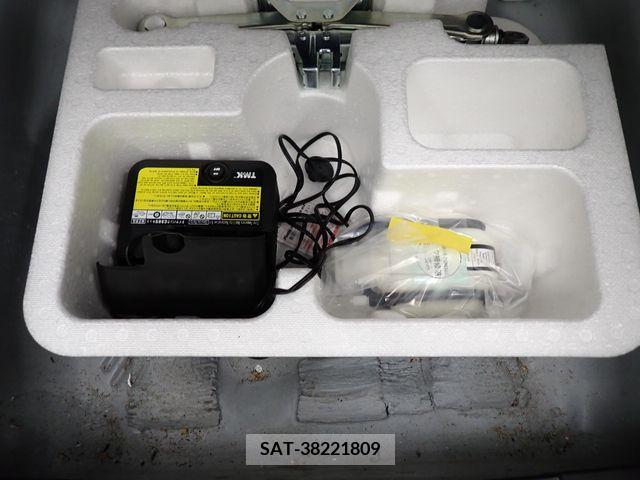 Toyota COROLLA AXIO 2016-02 214031-11
