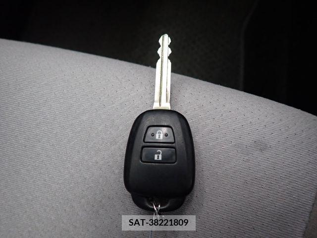 Toyota COROLLA AXIO 2016-02 214031-16