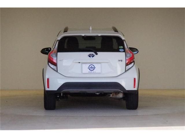 Toyota AQUA 2018-03 28519-21