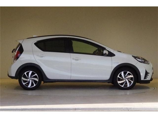 Toyota AQUA 2018-03 28519-22