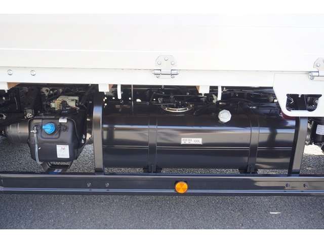 Mitsubishi CANTER 2023-03 1964-16