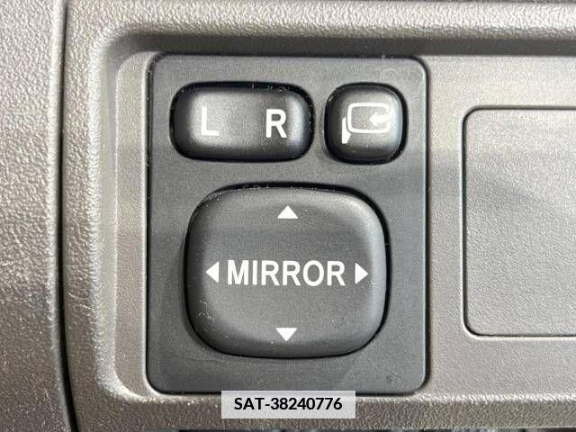 Toyota SIENTA 2012-03 375927-6