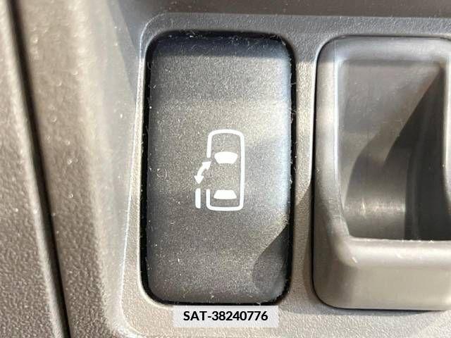 Toyota SIENTA 2012-03 375927-3