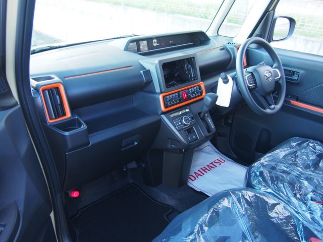 Daihatsu TANTO 2023-08 8409-5