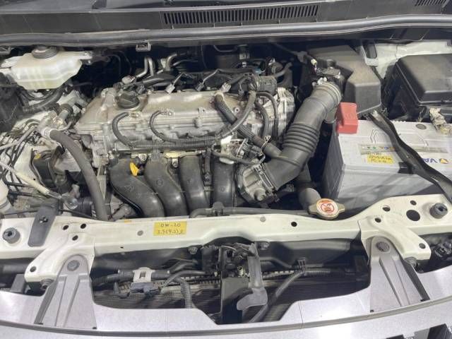 Toyota ESQUIRE 2018-04 27045-18