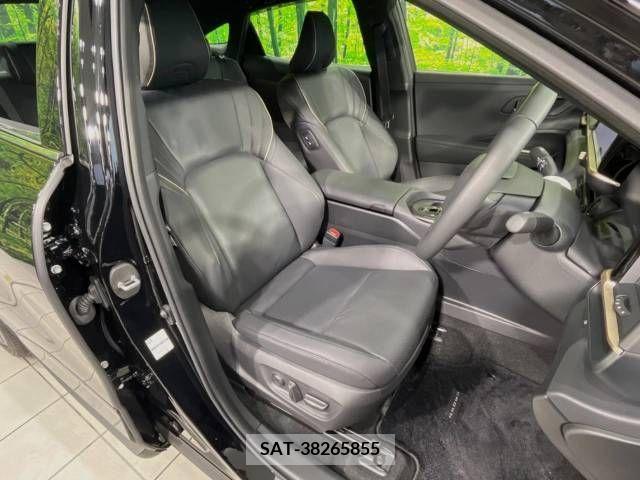 Toyota CROWN 2023-06 343370-8