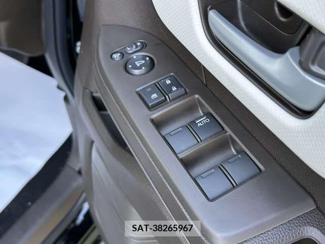 Honda N BOX 2023-02 219784-13