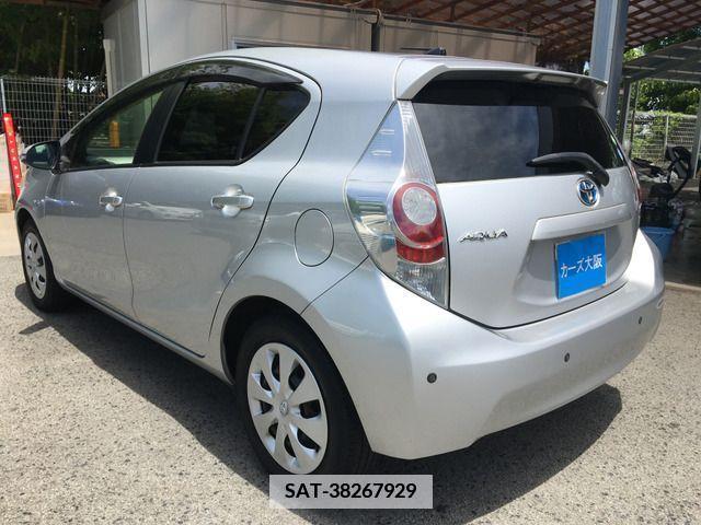 Toyota AQUA 2013-09 347096-2