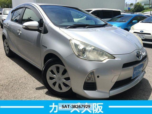 Toyota AQUA 2013-09 347096-1