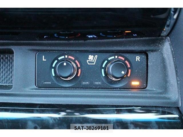 Toyota VELLFIRE 2018-12 208572-3