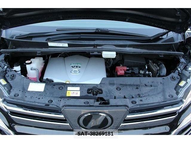 Toyota VELLFIRE 2018-12 208572-17