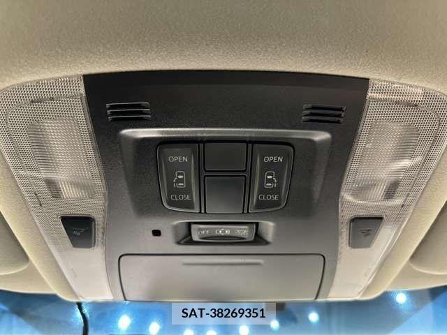 Toyota VELLFIRE 2017-11 299636-19