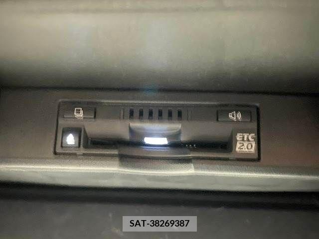 Lexus NX 2018-01 334393-13
