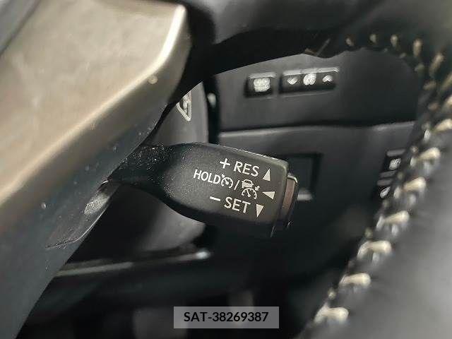 Lexus NX 2018-01 334393-12
