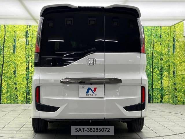Honda STEP WGN 2015-04 243429-16