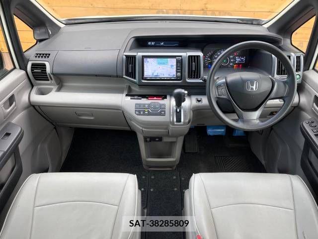 Honda STEP WGN 2010-04 256590-1