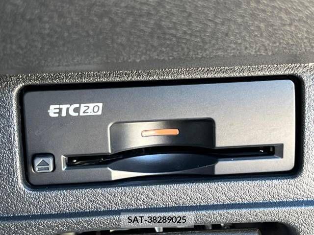 Nissan AURA 2022-07 220661-5