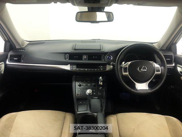 Lexus CT 2011-03 275203-1