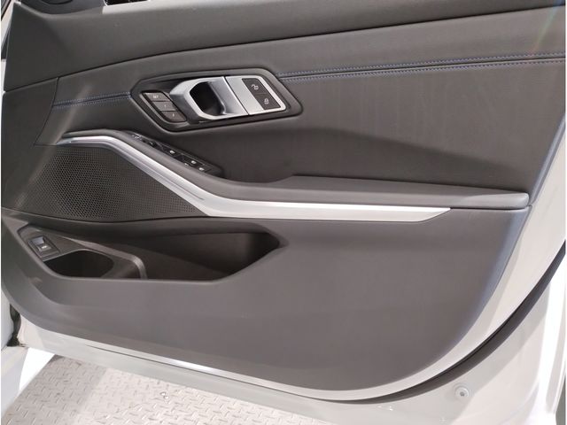 Bmw 3 SERIES 2021-09 23304-28