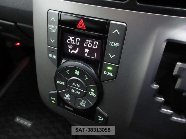 Toyota VOXY 2009-06 370503-16