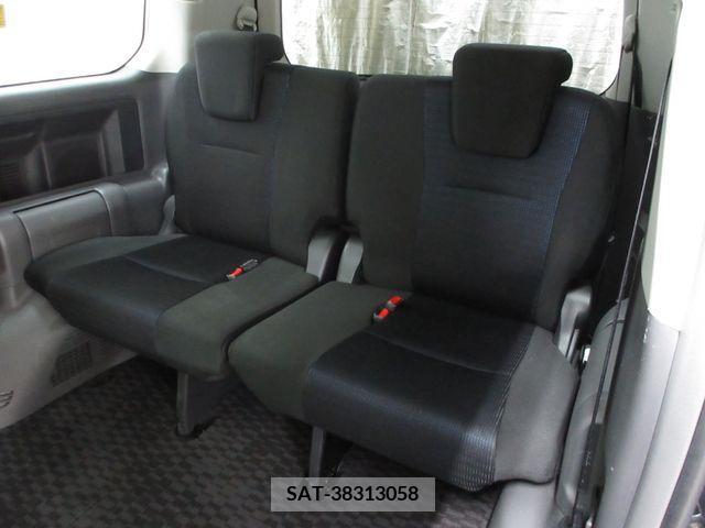 Toyota VOXY 2009-06 370503-22