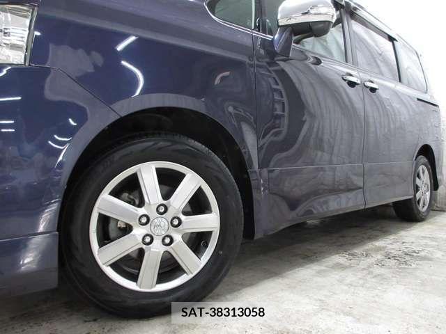 Toyota VOXY 2009-06 370503-9