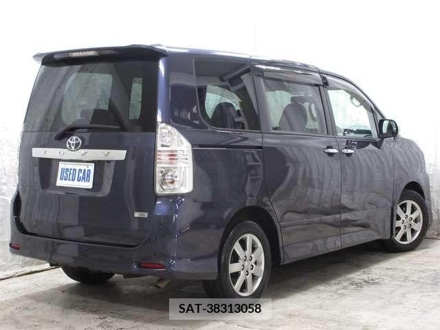 Toyota VOXY 2009-06 370503-6