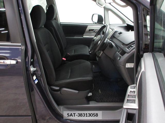 Toyota VOXY 2009-06 370503-21