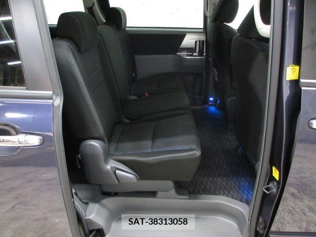 Toyota VOXY 2009-06 370503-20