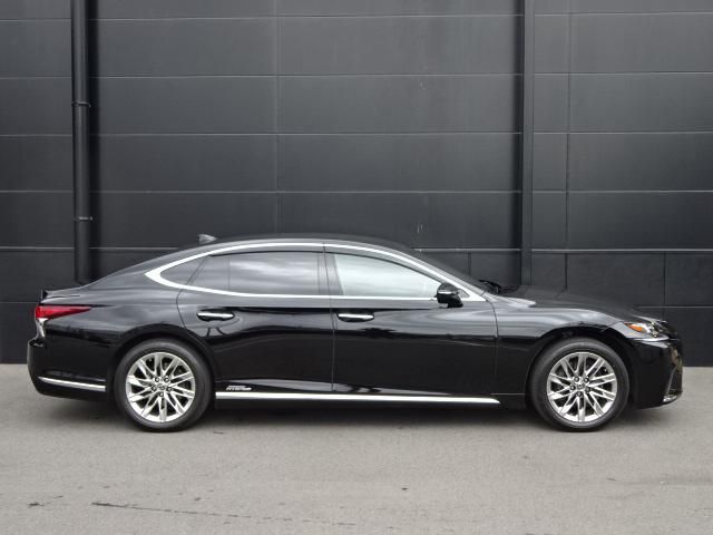 Lexus LS 2018-04 190279-6
