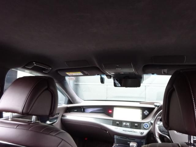 Lexus LS 2018-04 190279-12