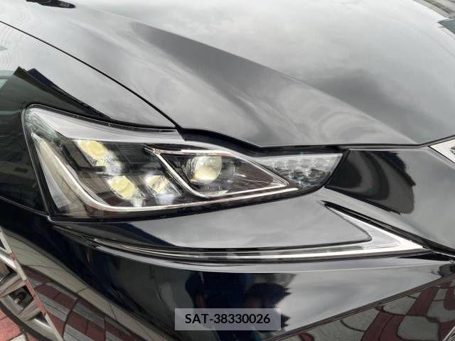 Lexus IS 2016-11 219292-3