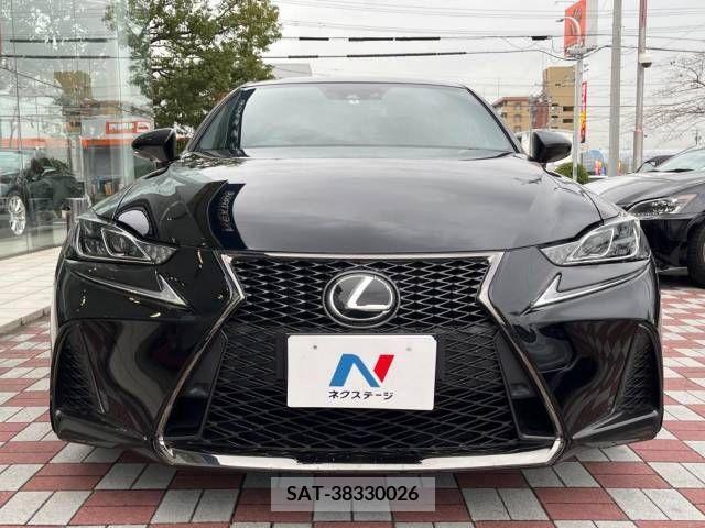 Lexus IS 2016-11 219292-14