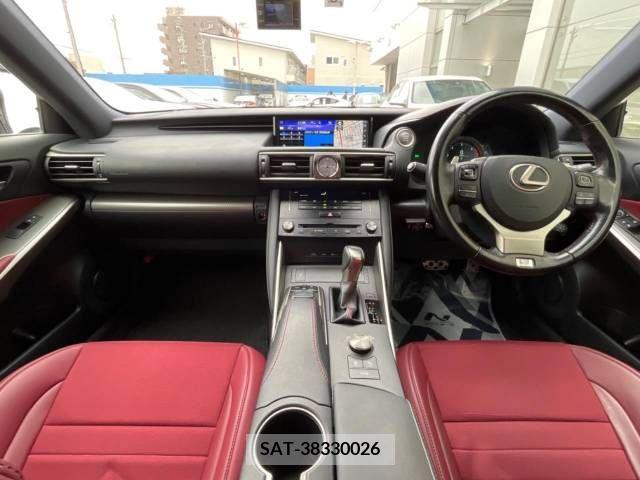 Lexus IS 2016-11 219292-1