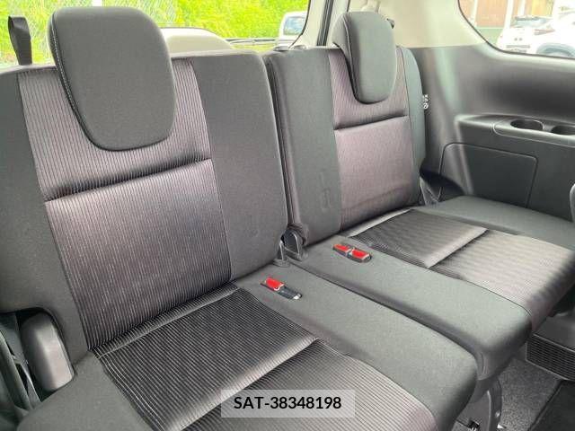 Nissan SERENA 2017-09 324928-12